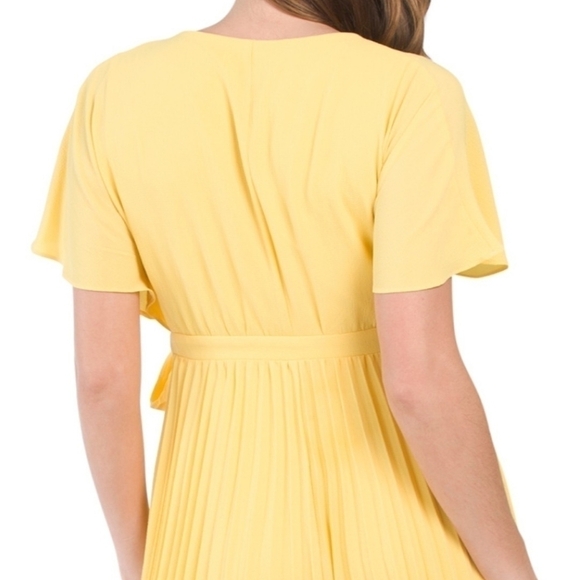 maggy London Side Pleated Bodice Overlap Dress - Picture 4 of 5